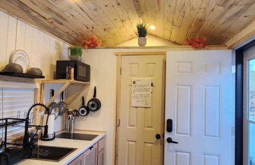Trinidad Cabin | Brand new Cozy cabin/tiny home. Very cute, clean w/Senic views. Private & quiet