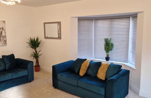 Peterborough House | Brand new Entire 4-Bed House in Peterborough