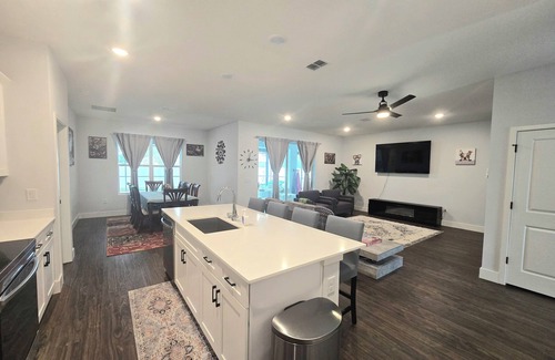 Palm Harbor House | Brand new house with heated salt water pool. Perfect get away in Palm Coast