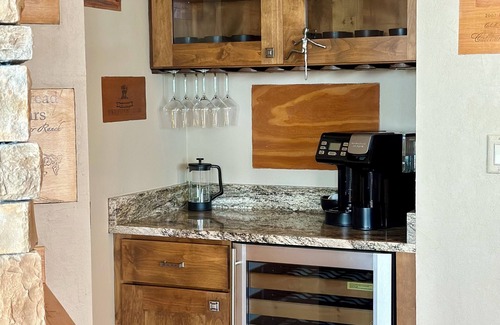 Sunrise Beach House | Brand New Luxurious Cliffside Lodge Overlooking the Lake with Pool & Hot Tub