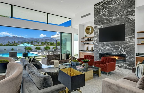 Magnesia Falls Cove House | Brand New Luxury Vacation Rental, Private Resort Style Pool & Spa 8