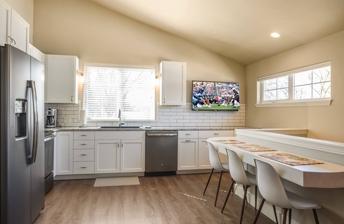 Kalispell House | Brand New Modern Guest House in the perfect Location.n@whitehouse project IG