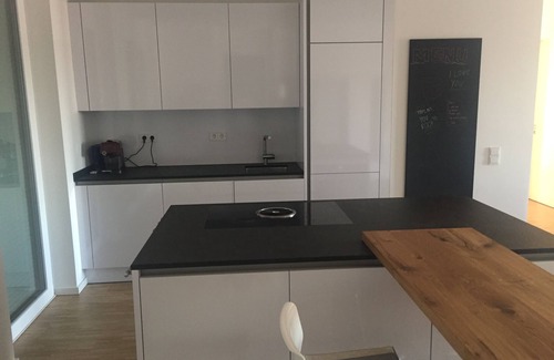 Bockenheim Apartment | brand new penthouse- walk to Messe