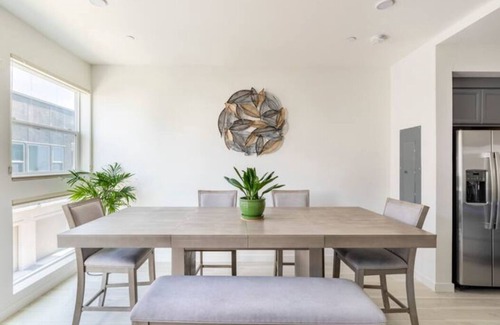 Southwestern Sacramento Condo | Brand New Pet-friendly Condo with AC and WiFi in the Heart of Sacramento