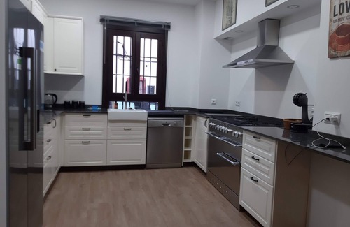 Ronda House | Brand new traditional style townhouse with central location