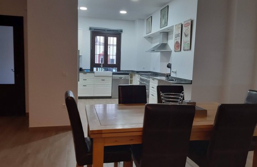 Ronda House | Brand new traditional style townhouse with central location