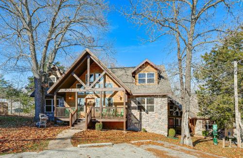 Indian Point House | Branson Resort Getaway - Near Branson Strip!