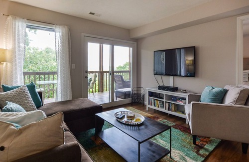 Notch Estates Condo | Branson Treehouse Retreat