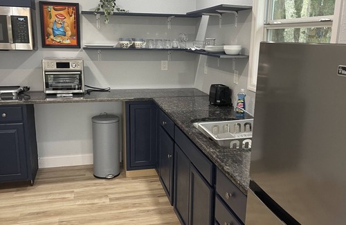 Citrus Park Cottage | Breathtaking Lake View Cottage