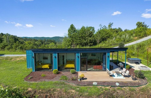 Tennga Cabin | Breathtaking Mountain Cabin with Private Jacuzzi