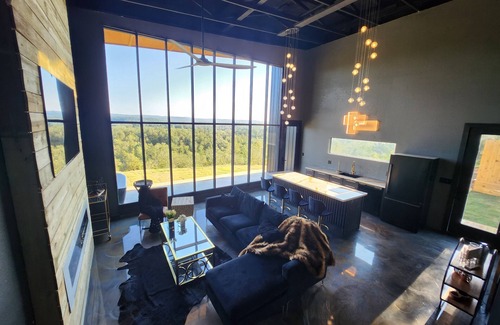 Royal Apartment | Breathtaking Mountain View Studio Suite