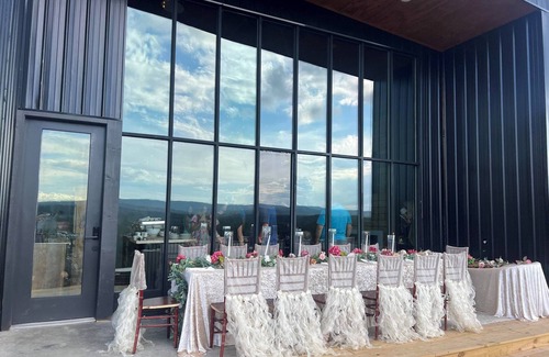 Royal Apartment | Breathtaking Mountain View Studio Suite