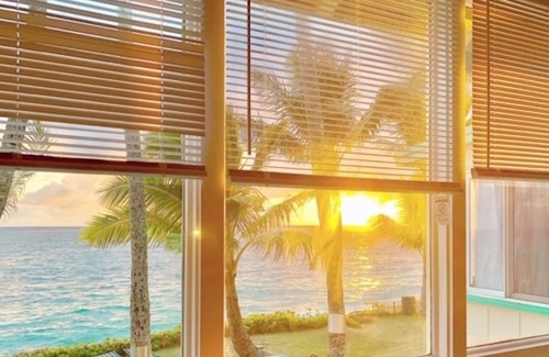 Punaluu Cottage | Breathtaking Ocean Views Beach Cottage