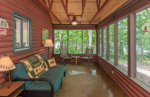 Crosby House | Breathtaking Up North lake cabin experience.