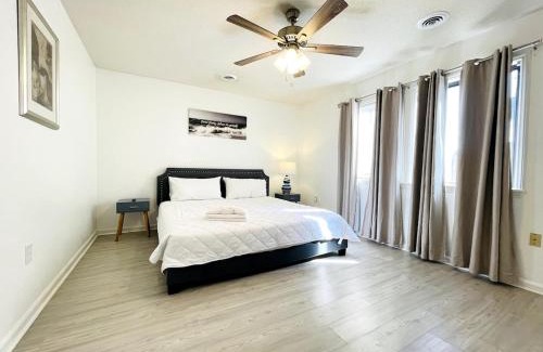 Crescent Beach House | Breeze away beach cottage North Myrtle Beach