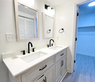 Crescent Beach House | Breeze away beach cottage North Myrtle Beach