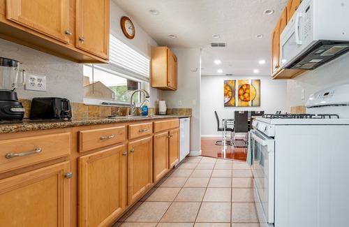 Crystal Lake House | Breeze of the Lakes retreat