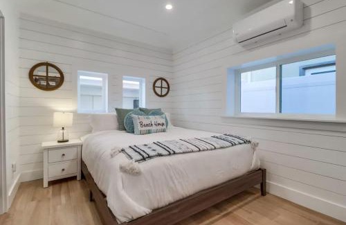 Mission Beach House | Breezy Bayside Cottage