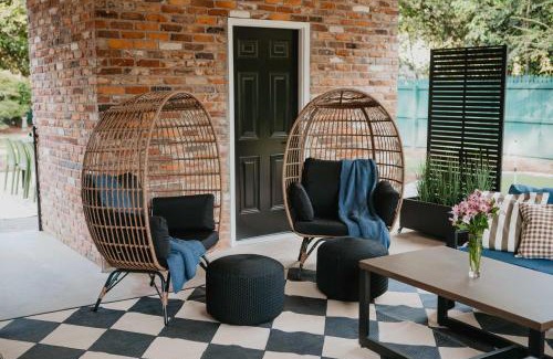 Aiken House | Briarwood Cottage Hot Tub Putt Putt Games