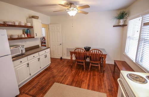 Toccoa House | Brick House Cottage at entrance to Toccoa Falls College & Stephens Co. Hospital