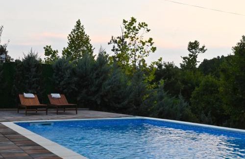 Bresalc Villa | Brick Villas - Poolside Bliss