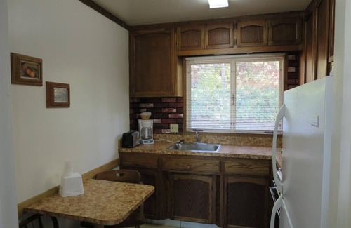 Redding Hotel | Bridge Bay Lodge at Shasta Lake