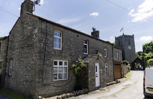 Gargrave House | Bridge House Hot Tub Retreat - Kettlewell