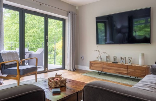 Skelwith Bridge Cottage | BRIDGE HOWE, luxury holiday cottage, with a garden in Ambleside