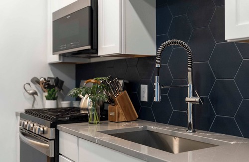 Dublin Condo | Bridge Park Luxe Summ