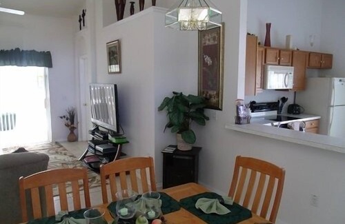 Bridgewater Crossing House | Bridgewater Lakes 3 Bedroom Villa by Redawning