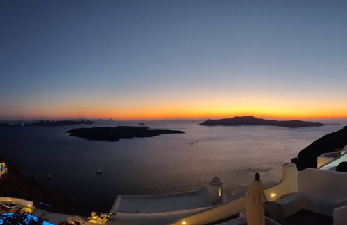 Firostefani Apartment | BRIGA VILLAS Studio 2 - private terrace. Astonishing view of Caldera/volcano