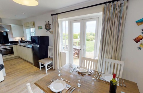 Filey House | Brigg End View, The Bay Filey, sleeps 4, 2 dogs welcome