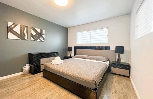 Ladera Heights House | Bright 2-BR Home Near LAX with Shared Yard - SH2-LAD