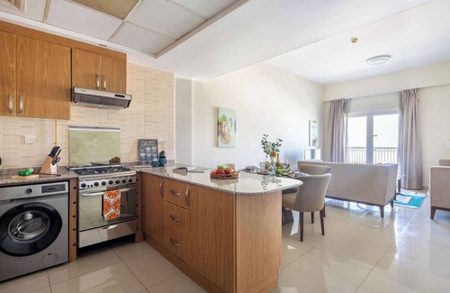 Jebel Ali Apartment | Bright 2BR in the Heart of Jebel Ali - Sleeps 4!
