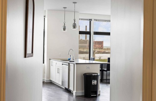 Assembly Square Apartment | Bright 3BR 2BA Condo/Pool+ King bed