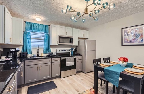 Columbus House | Bright 3BR Home w Garage near CMH & Ohio Dominican