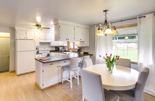 Algoma House | Bright Algoma Home 1 Mi to Lake Michigan!