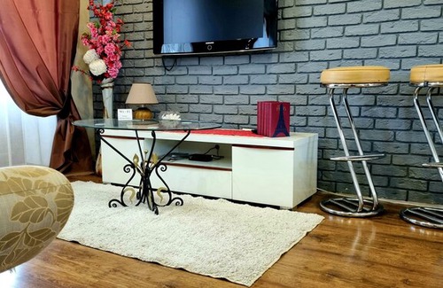 Dnipro Apartment | ⭐ Bright and comfortable apartment, near the city center, Most City and Menorha