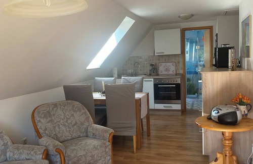 Kating Apartment | bright apartment in a secluded location with a view of nature, pets welcome