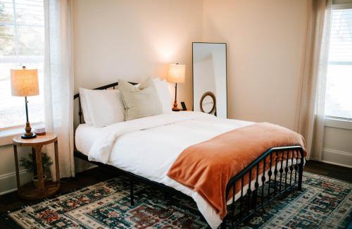 Athens House | Bright Artist's Cottage-mins To Dt,campus,stadium