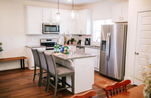 Athens House | Bright Artist's Cottage-mins To Dt,campus,stadium