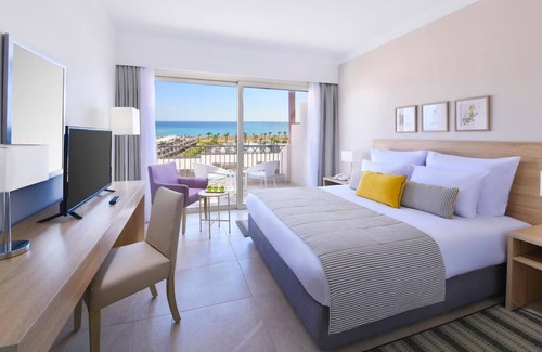 Port Ghalib Hotel | Bright Beachside Room Perfect for Relaxing Escape - with Private Beach Access