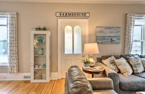 Clear Lake House | Bright Clear Lake Getaway, 4 Blocks to Downtown!