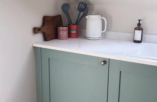 Donaghadee Apartment | Bright Coastal Retreat – Stunning Sea Views