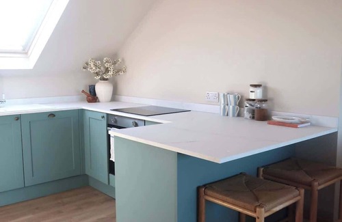 Donaghadee Apartment | Bright Coastal Retreat – Stunning Sea Views