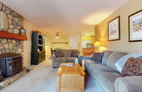 Mammoth Lakes Condo | Bright Corner Unit, Forested & Quiet Location. Awesome Complex Amenities