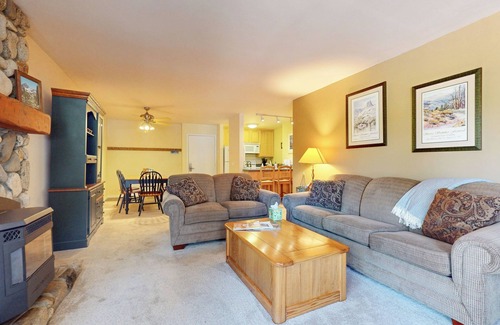 Mammoth Lakes Condo | Bright Corner Unit, Forested & Quiet Location. Awesome Complex Amenities