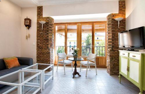 Figares Apartment | Bright & Elegant City Centre 3 bedroom Apartment