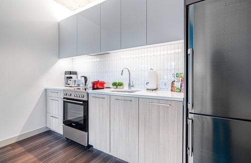 MIT Apartment | Bright + Mod Kendall Sq 1BR w/Gym, walk to MIT by Blueground