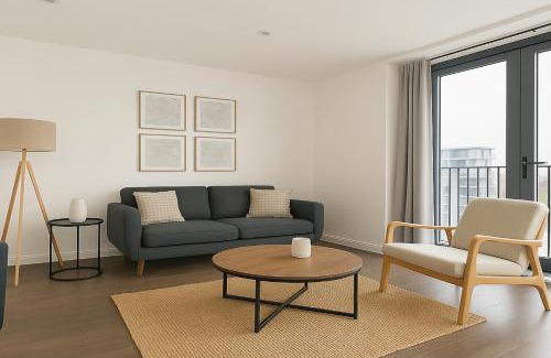 Woolwich Riverside Apartment | Bright & Modern Flat with Great Transport in Woolwich